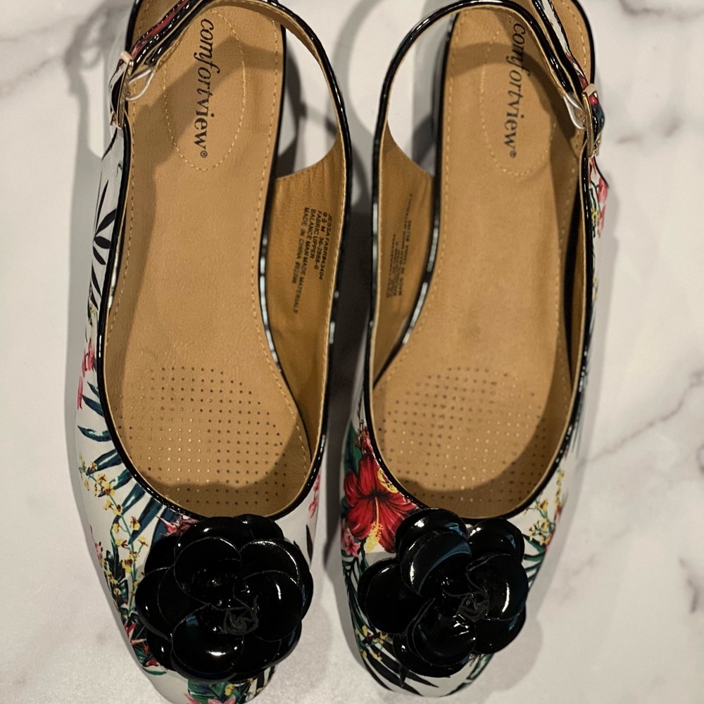 Comfortview Flats Jessa Slingback Tropical Floral Design Adjust Straps 1” Heel